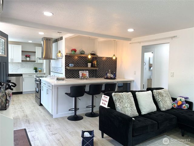 2315 S 116th Place, Seattle, WA 98168