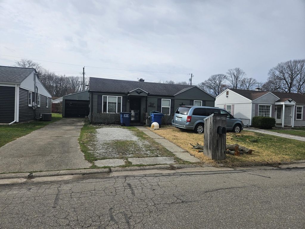 1638 Stone Lake Drive, La Porte, IN 46350