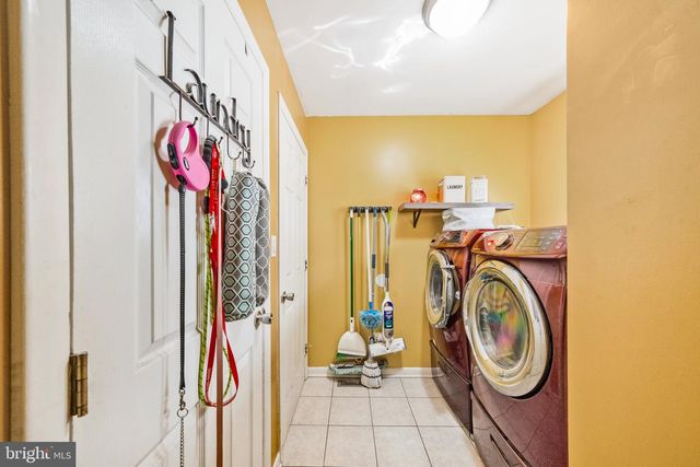 527 HAMSHER AVE, Topton, PA 19562