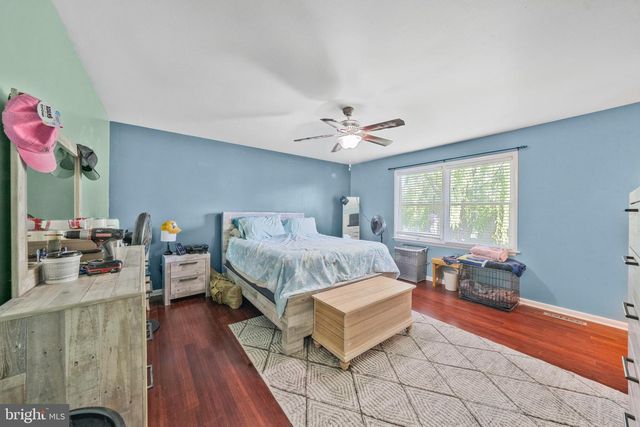527 HAMSHER AVE, Topton, PA 19562