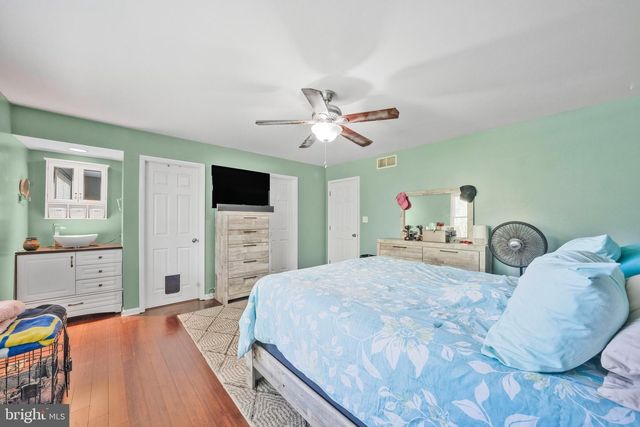 527 HAMSHER AVE, Topton, PA 19562