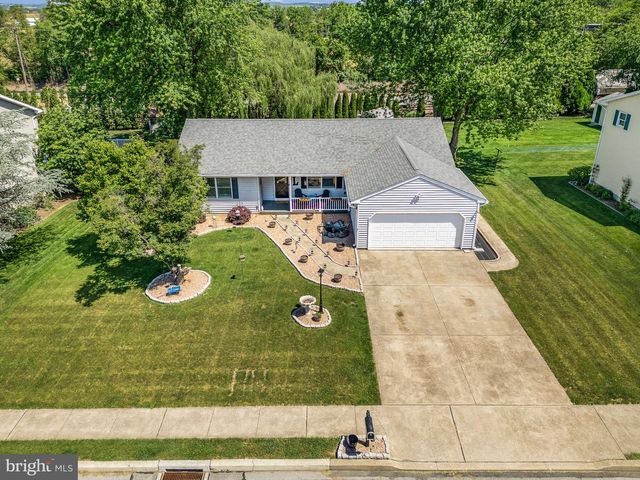527 HAMSHER AVE, Topton, PA 19562