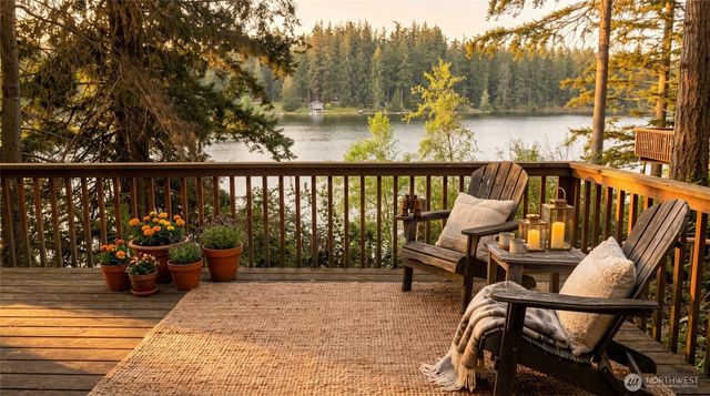 4945 Lakeside Drive, Langley, WA 98260