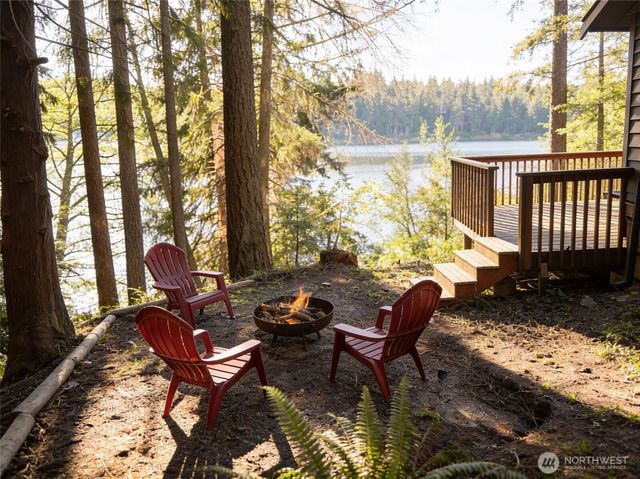 4945 Lakeside Drive, Langley, WA 98260