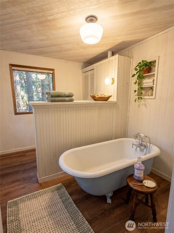 4945 Lakeside Drive, Langley, WA 98260