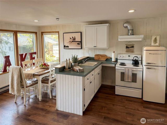 4945 Lakeside Drive, Langley, WA 98260
