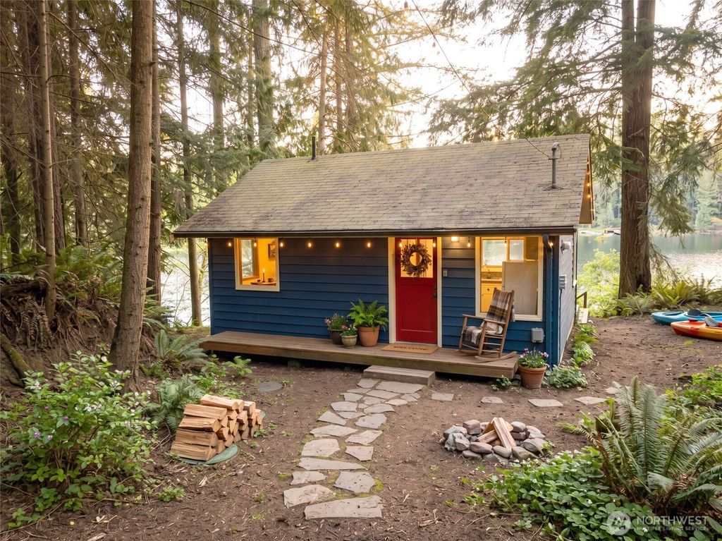 4945 Lakeside Drive, Langley, WA 98260