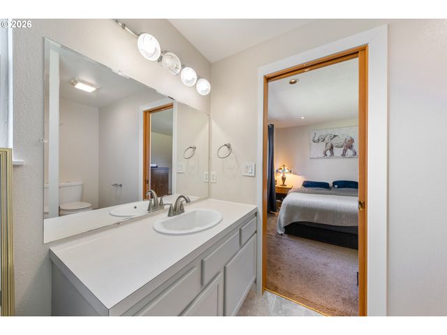 920 Sw MYRTLE Ct, Mc Minnville, OR 97128