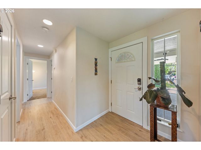 920 Sw MYRTLE Ct, Mc Minnville, OR 97128