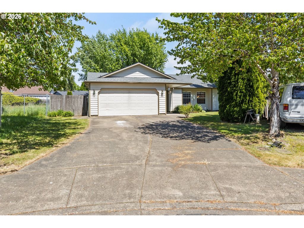 Image 1 of property listing at 920 Sw MYRTLE Ct, Mc Minnville, OR 97128