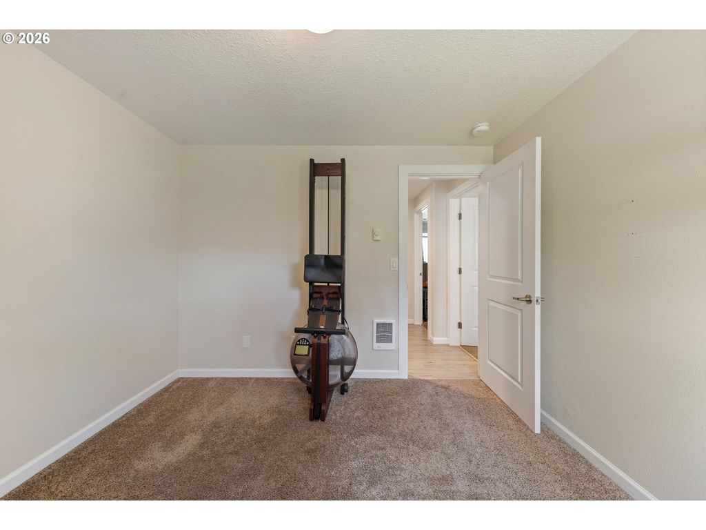 Image 34 of property listing at 920 Sw MYRTLE Ct, Mc Minnville, OR 97128