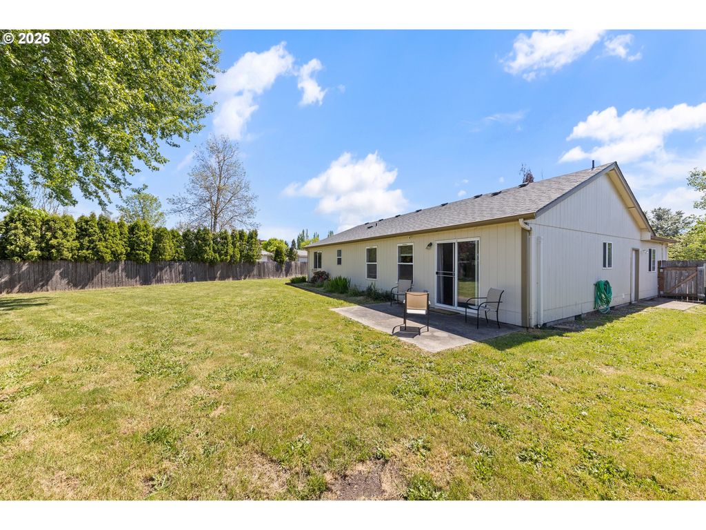 Image 36 of property listing at 920 Sw MYRTLE Ct, Mc Minnville, OR 97128