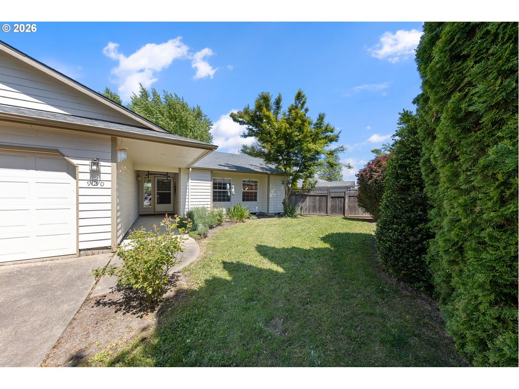 Image 5 of property listing at 920 Sw MYRTLE Ct, Mc Minnville, OR 97128