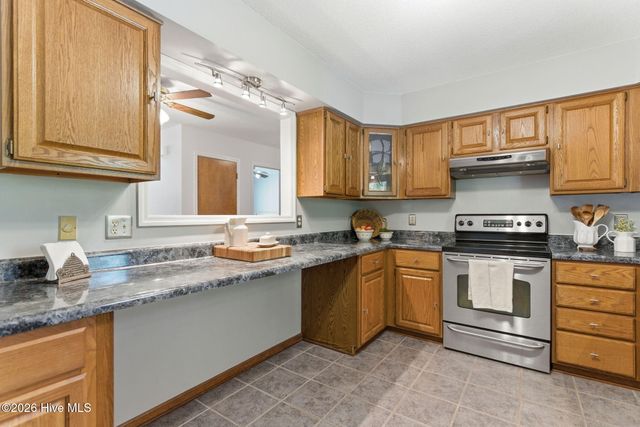 1941 Nc Hwy 133, Rocky Point, NC 28457