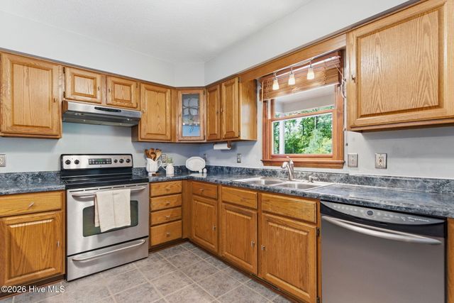 1941 Nc Hwy 133, Rocky Point, NC 28457