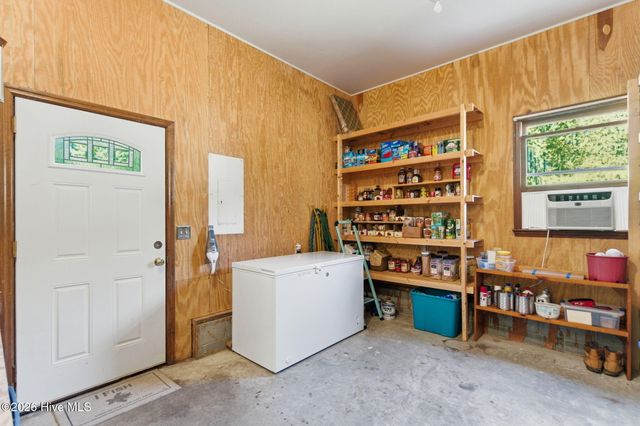 1941 Nc Hwy 133, Rocky Point, NC 28457