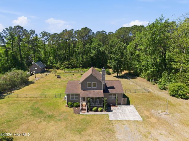 1941 Nc Hwy 133, Rocky Point, NC 28457