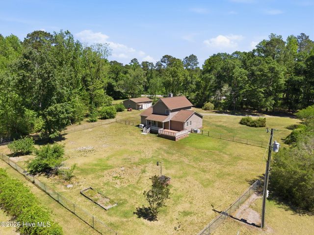 1941 Nc Hwy 133, Rocky Point, NC 28457