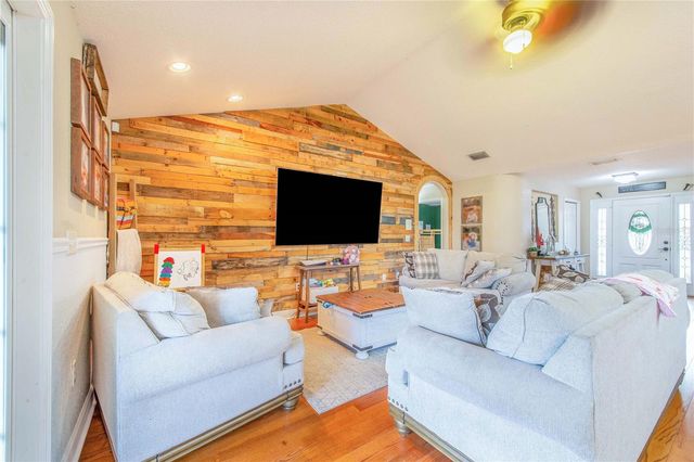 4510 HOLLOWAY CREEK DRIVE, Plant City, FL 33567