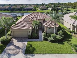 9392 Copper Rock CT, Naples, FL 34120
