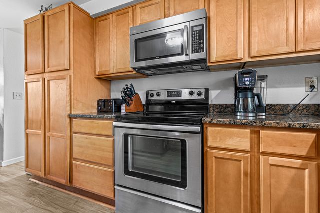 3712 Colver Road, Phoenix, OR 97535