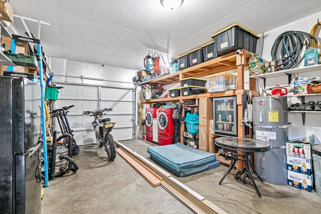 3712 Colver Road, Phoenix, OR 97535