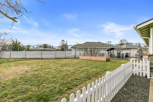 3712 Colver Road, Phoenix, OR 97535