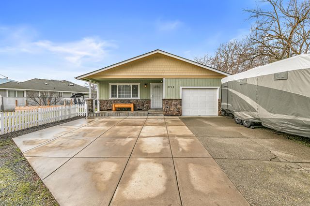 3712 Colver Road, Phoenix, OR 97535