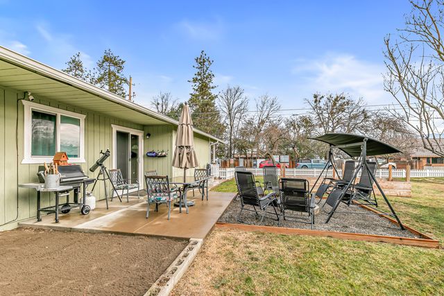 3712 Colver Road, Phoenix, OR 97535