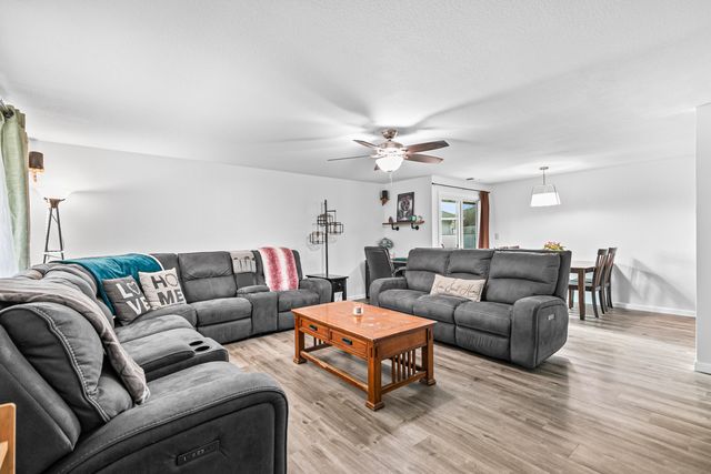 3712 Colver Road, Phoenix, OR 97535