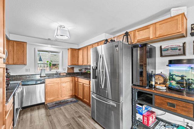 3712 Colver Road, Phoenix, OR 97535