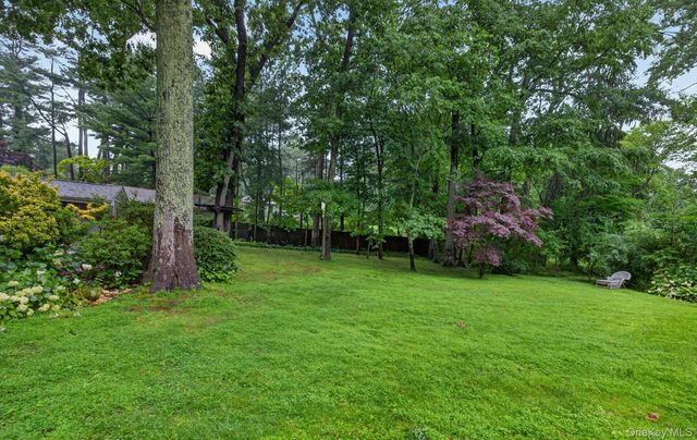 27 Longwood Drive, South Huntington, NY 11746