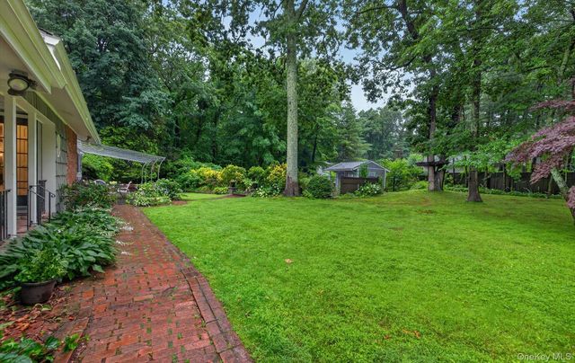 27 Longwood Drive, South Huntington, NY 11746