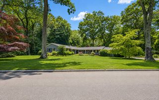 27 Longwood Drive, South Huntington, NY 11746