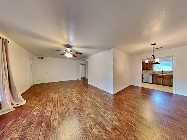 311 Lincolnshire Court, Irving, TX 75061