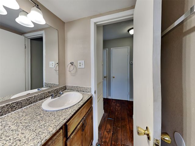 311 Lincolnshire Court, Irving, TX 75061