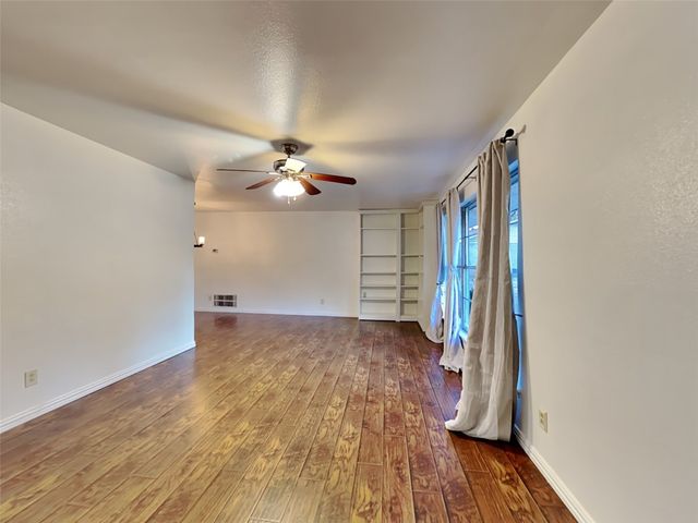 311 Lincolnshire Court, Irving, TX 75061