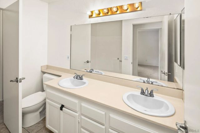 2033 FIESTA GLEN, Escondido, CA 92027