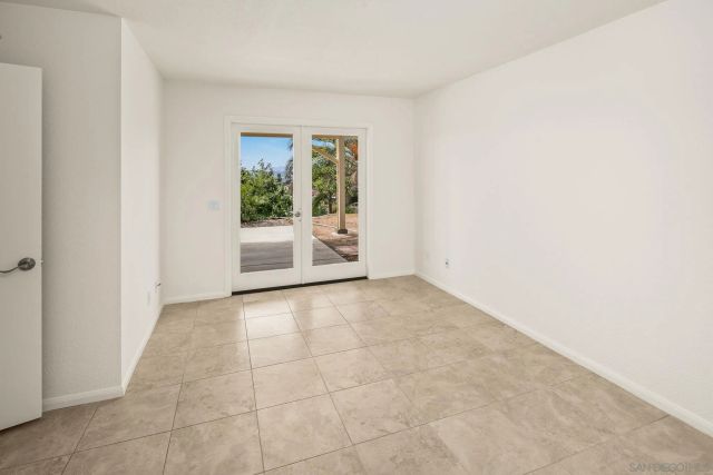 2033 FIESTA GLEN, Escondido, CA 92027