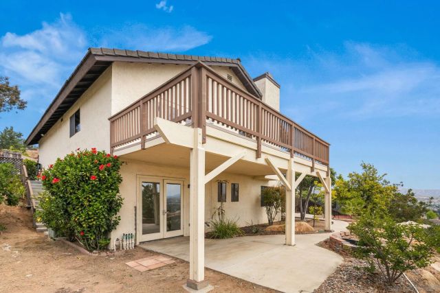 2033 FIESTA GLEN, Escondido, CA 92027