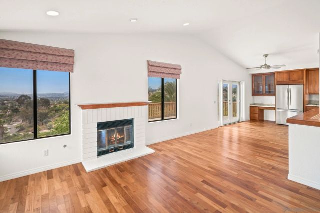 2033 FIESTA GLEN, Escondido, CA 92027