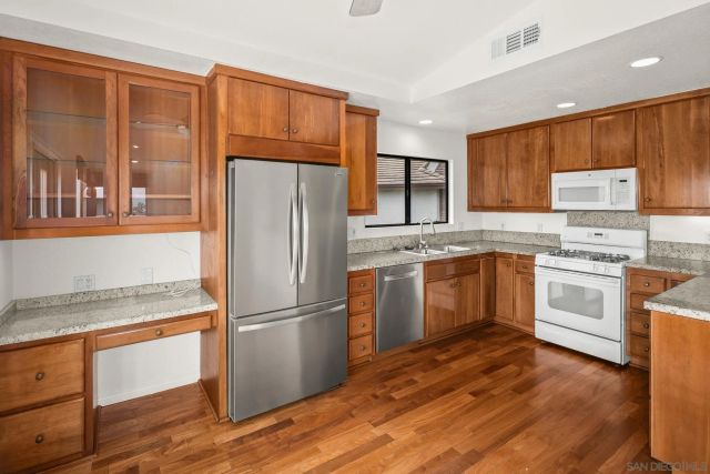 2033 FIESTA GLEN, Escondido, CA 92027