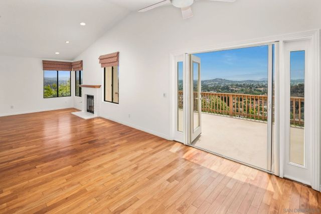 2033 FIESTA GLEN, Escondido, CA 92027