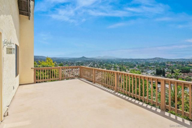 2033 FIESTA GLEN, Escondido, CA 92027
