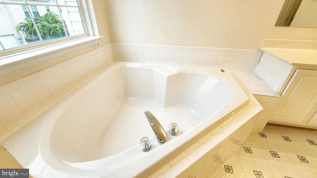 20969 KITTANNING LN, Ashburn, VA 20147