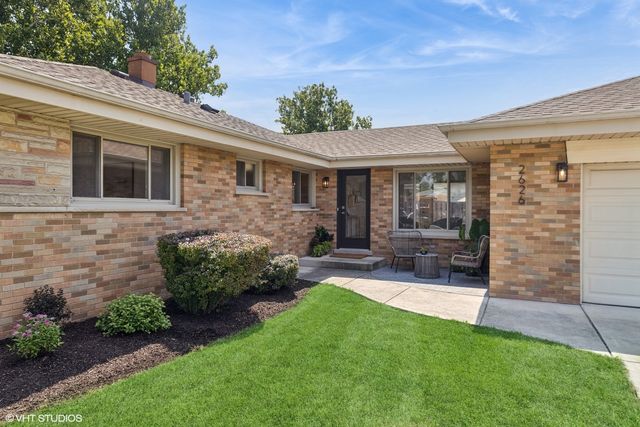 2626 Sunnyside Avenue, Westchester, IL 60154