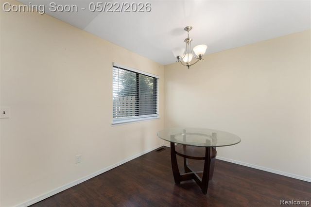 32105 W 12 Mile Road, Farmington, MI 48334