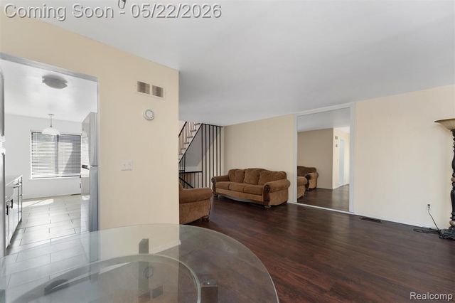 32105 W 12 Mile Road, Farmington, MI 48334