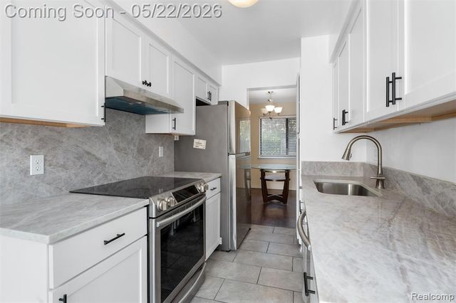 32105 W 12 Mile Road, Farmington, MI 48334
