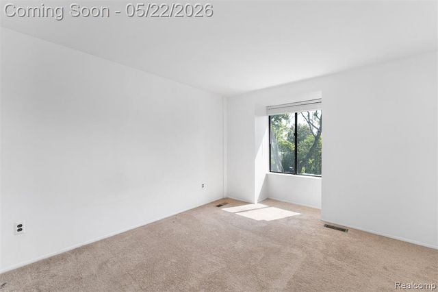 32105 W 12 Mile Road, Farmington, MI 48334